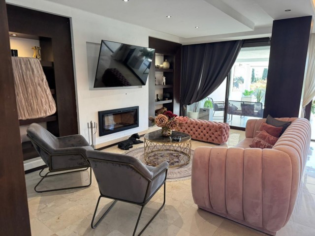 4 Bedrooms Villa in Marbella