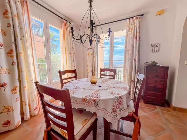 Villa avec 2 Chambres  à Istán