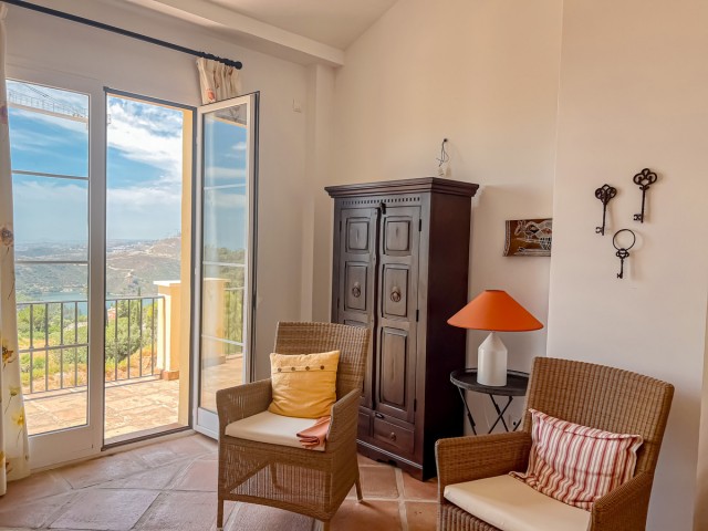 Villa avec 2 Chambres  à Istán