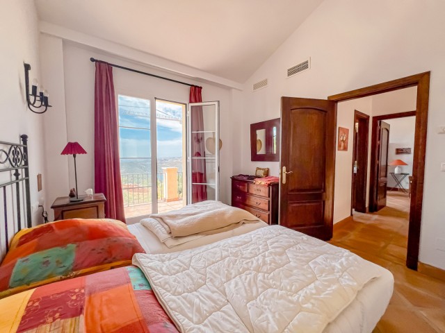 Villa avec 2 Chambres  à Istán