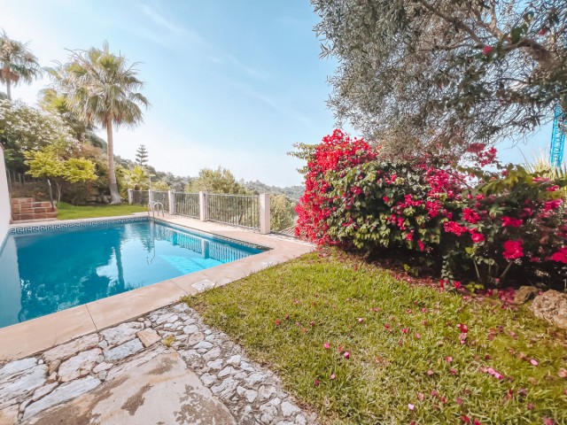 Villa avec 2 Chambres  à Istán