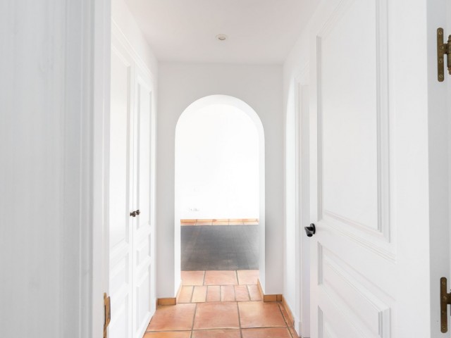 6 Bedrooms Villa in Guadalmina Baja