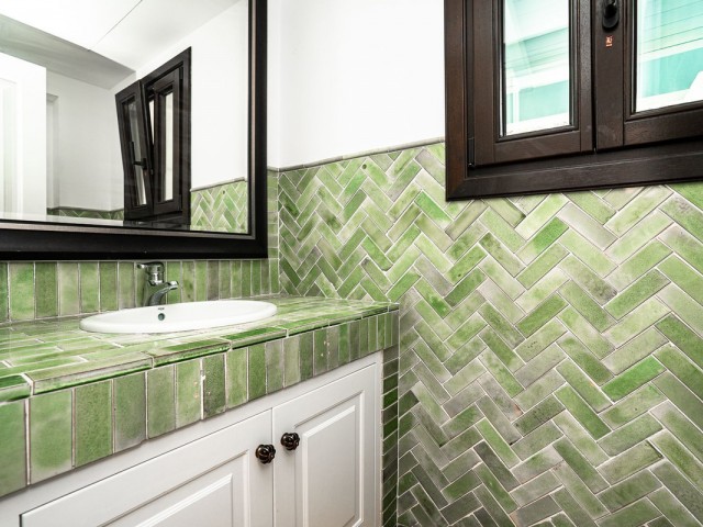 6 Bedrooms Villa in Guadalmina Baja