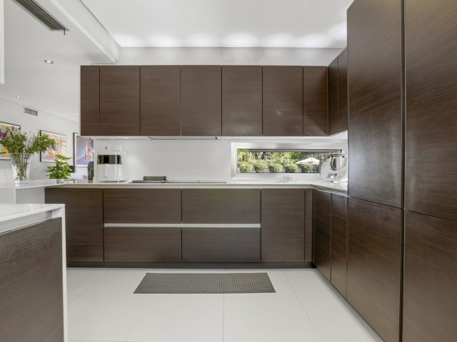 Villa avec 4 Chambres  à Nueva Andalucía