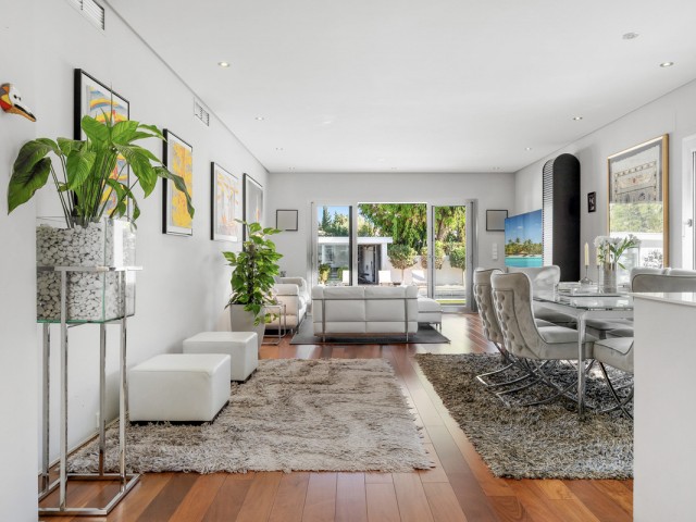 Villa avec 4 Chambres  à Nueva Andalucía