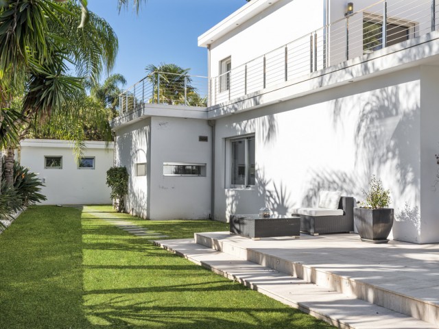 Villa avec 4 Chambres  à Nueva Andalucía