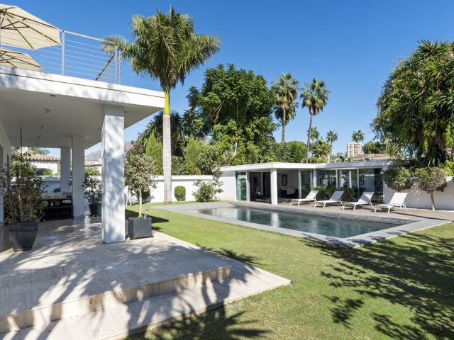 4 Soveroms Villa i Nueva Andalucía