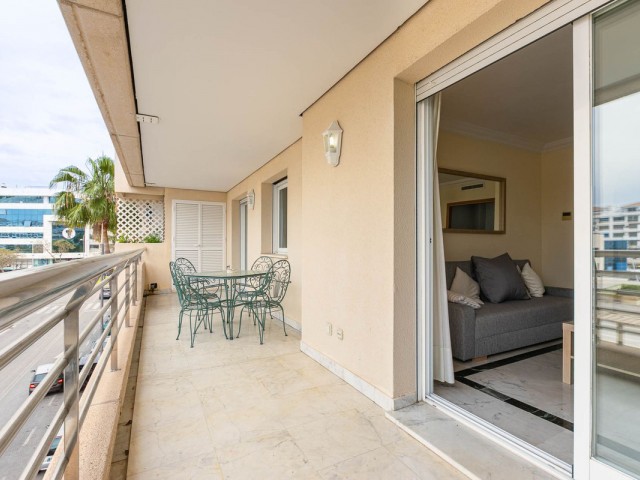 2 Bedrooms Apartment in Puerto Banús