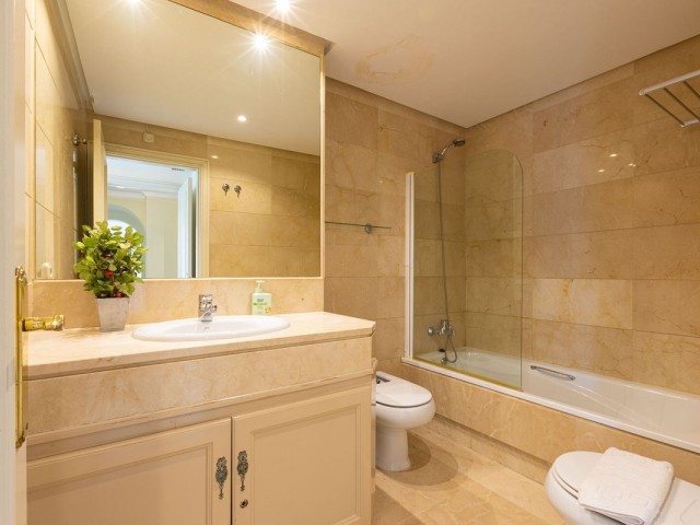 2 Bedrooms Apartment in Puerto Banús