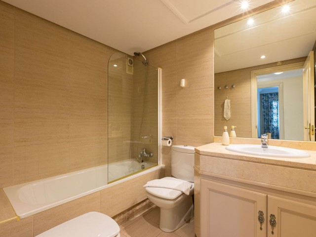 2 Bedrooms Apartment in Puerto Banús