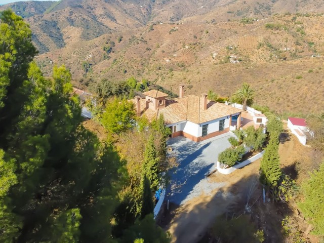 Villa avec 6 Chambres  à Montes de Málaga