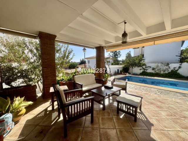 4 Bedrooms Villa in Torremolinos