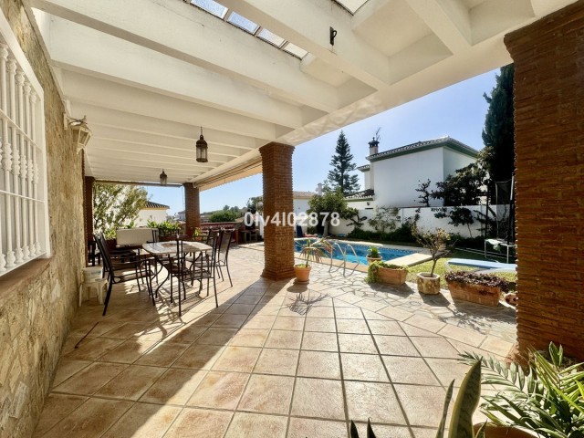 4 Bedrooms Villa in Torremolinos