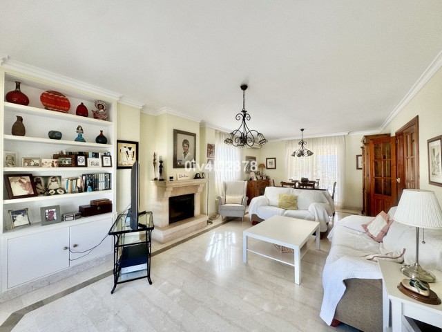 4 Bedrooms Villa in Torremolinos