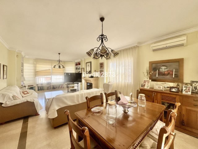 4 Bedrooms Villa in Torremolinos