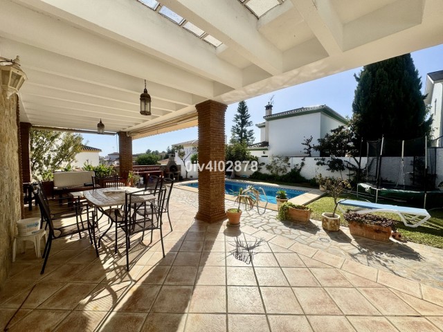 4 Bedrooms Villa in Torremolinos