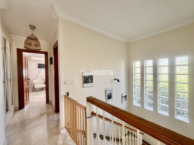 4 Bedrooms Villa in Torremolinos