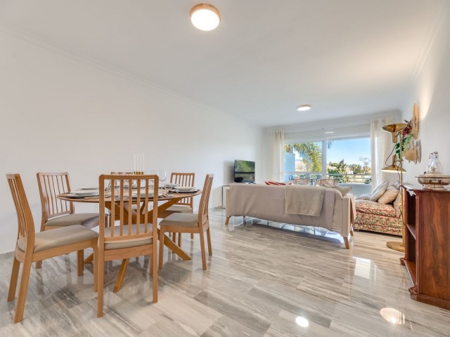 Appartement avec 3 Chambres  à Guadalmina Baja