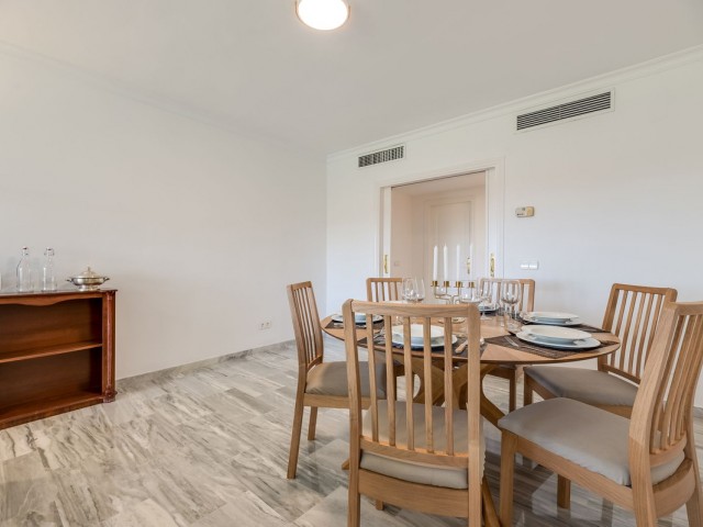Appartement avec 3 Chambres  à Guadalmina Baja