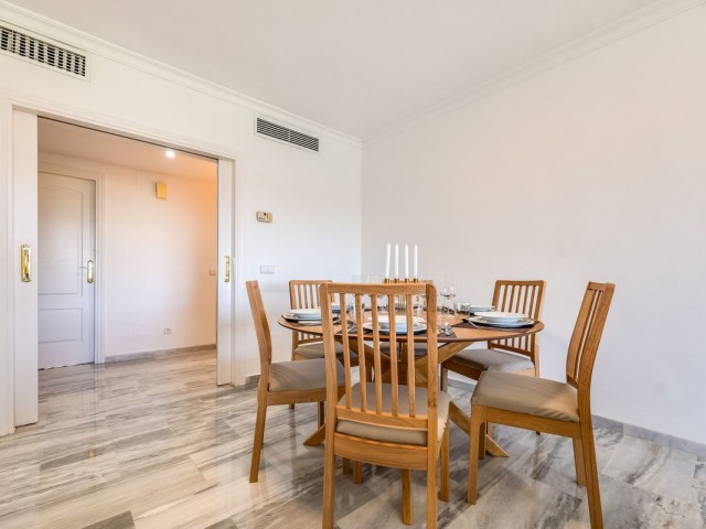 Appartement avec 3 Chambres  à Guadalmina Baja