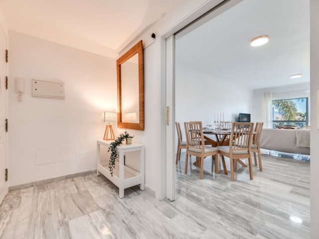 Appartement avec 3 Chambres  à Guadalmina Baja