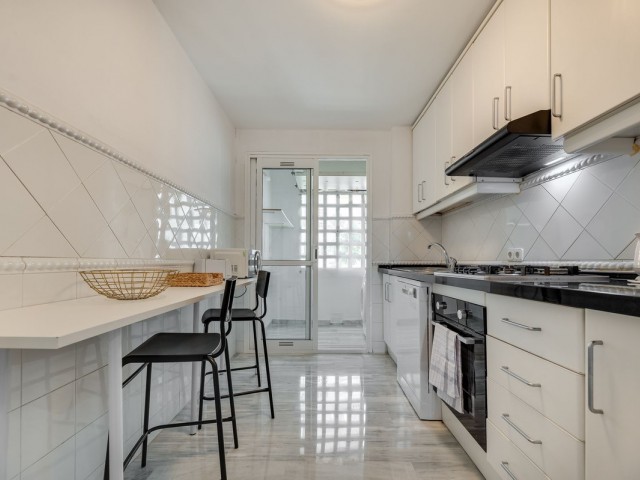 Appartement avec 3 Chambres  à Guadalmina Baja