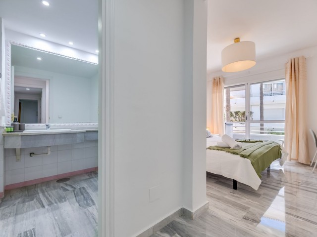 Appartement avec 3 Chambres  à Guadalmina Baja