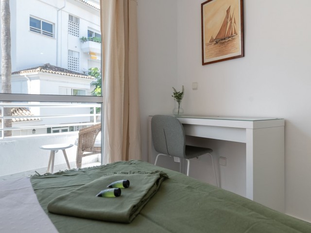 Appartement avec 3 Chambres  à Guadalmina Baja