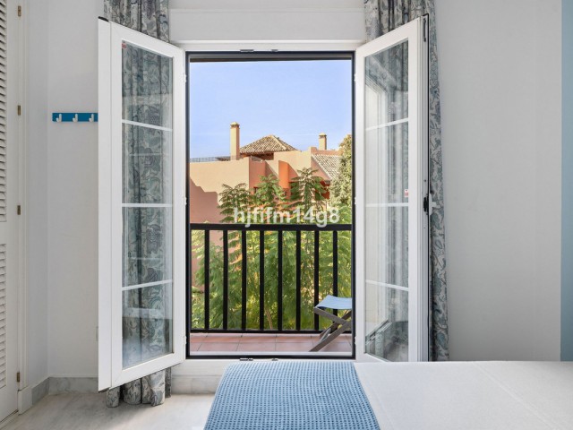 2 Bedrooms Apartment in San Pedro de Alcántara