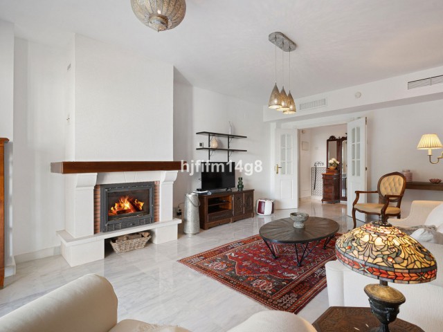 2 Bedrooms Apartment in San Pedro de Alcántara