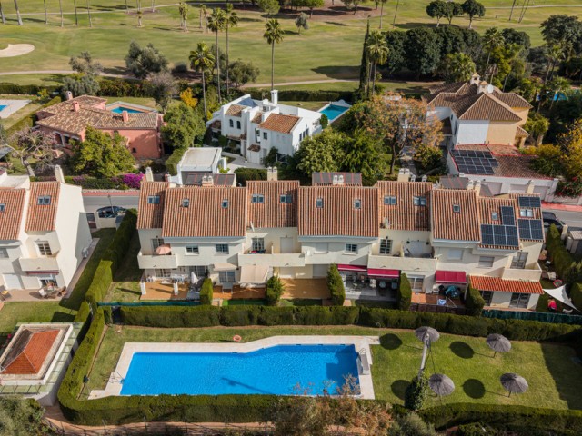 3 Bedrooms Townhouse in Nueva Andalucía
