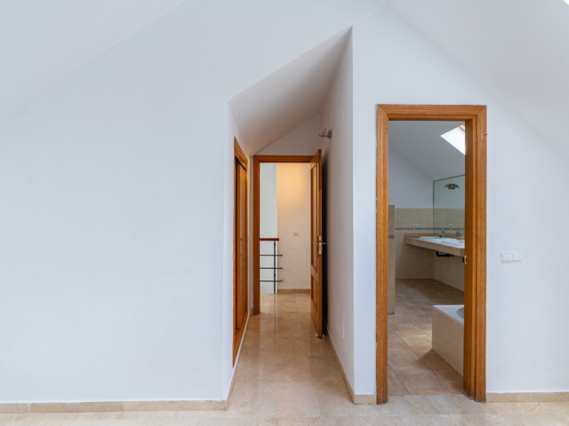 3 Bedrooms Townhouse in Nueva Andalucía