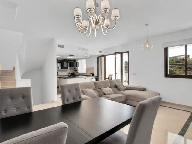 3 Slaapkamer Rijtjeshuis in Doña Julia