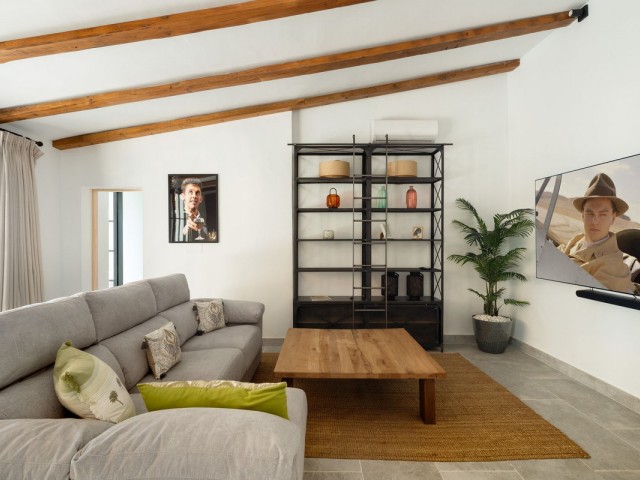 8 Bedrooms Villa in Guadalmina Alta