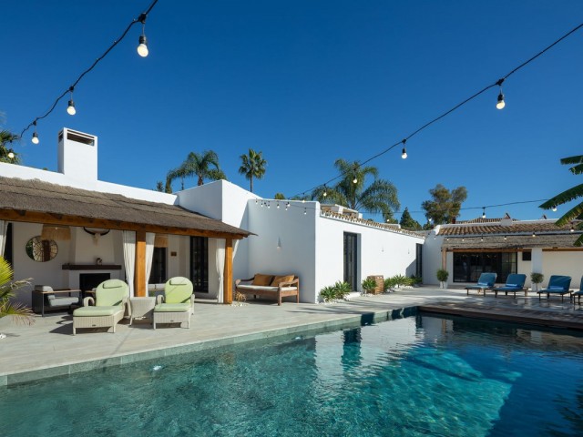 8 Bedrooms Villa in Guadalmina Alta