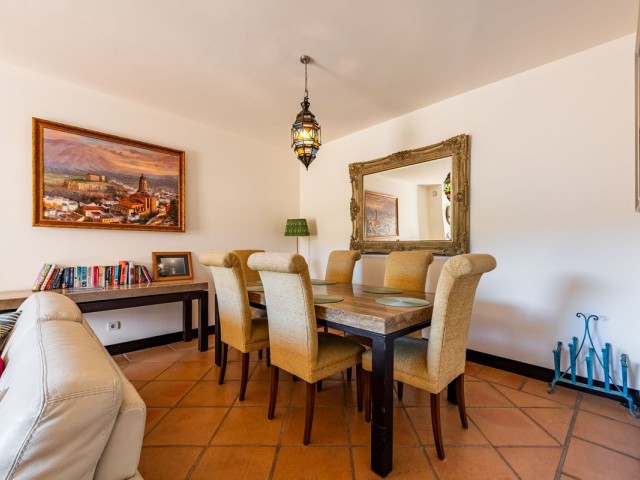 Maison mitoyenne avec 3 Chambres  à Benahavís