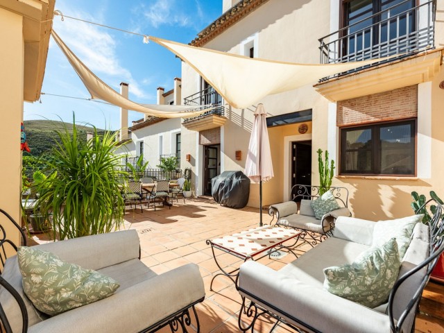 Maison mitoyenne avec 3 Chambres  à Benahavís