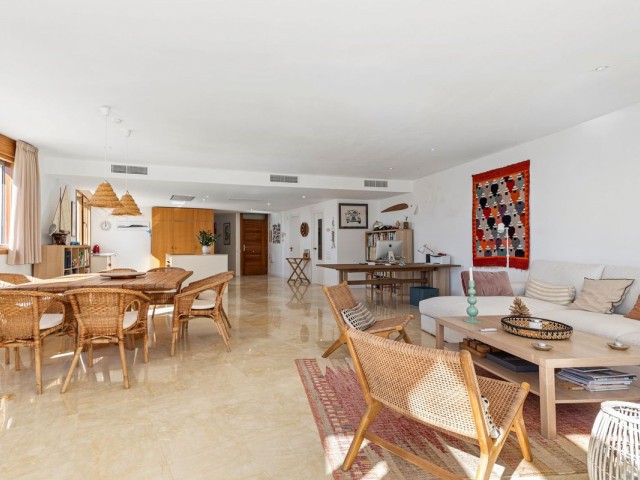 3 Bedrooms Apartment in Altos de los Monteros