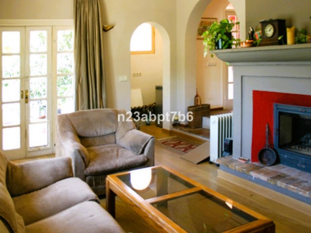 Huvila, Los Almendros, R5223385