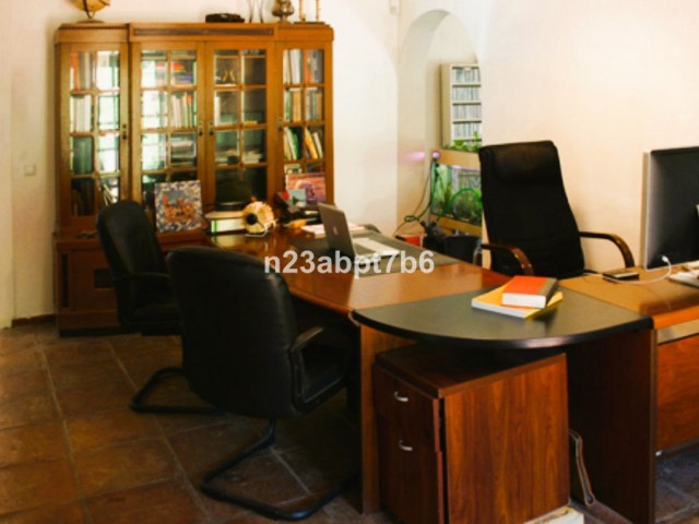 Huvila, Los Almendros, R5223385