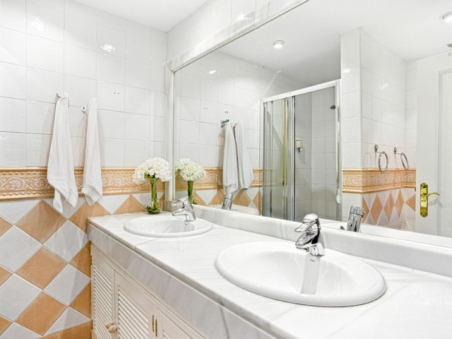 Appartement avec 2 Chambres  à Elviria