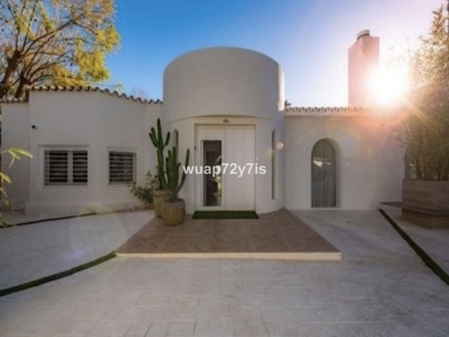 4 Bedrooms Villa in Guadalmina Alta