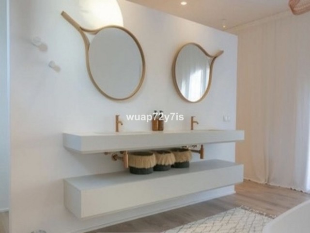 4 Bedrooms Villa in Guadalmina Alta