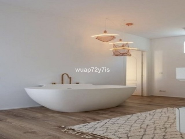 4 Bedrooms Villa in Guadalmina Alta