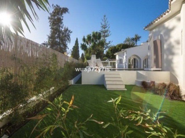 4 Bedrooms Villa in Guadalmina Alta