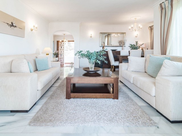 3 Bedrooms Villa in Calahonda