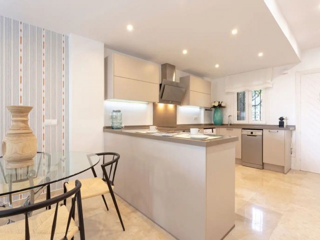 2 Bedrooms Townhouse in Estepona