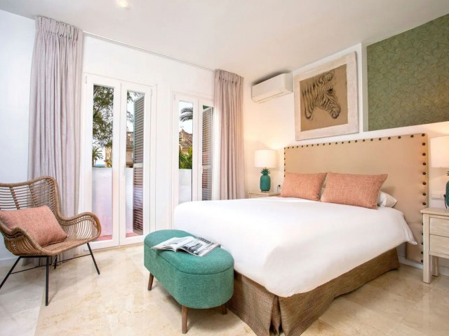 2 Bedrooms Townhouse in Estepona