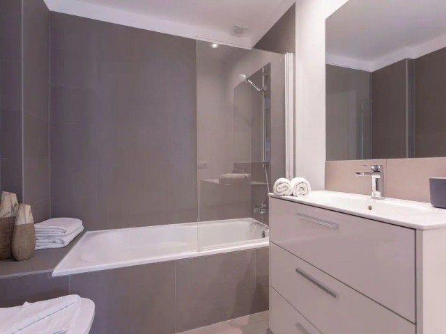 2 Bedrooms Townhouse in Estepona