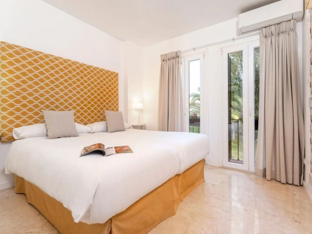 2 Bedrooms Townhouse in Estepona